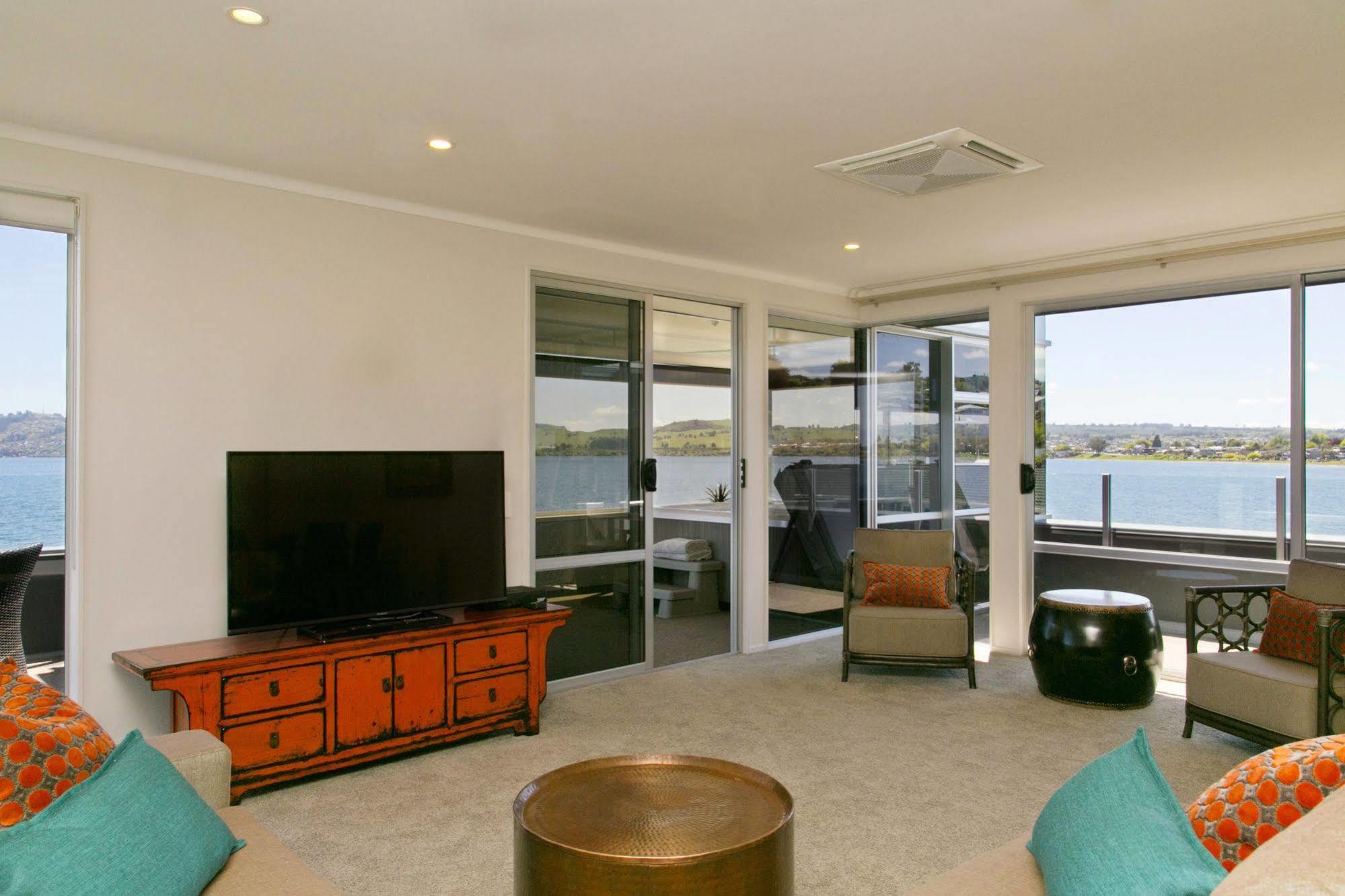 The Cove- On The Lake Lac Lac Taupo Extérieur photo