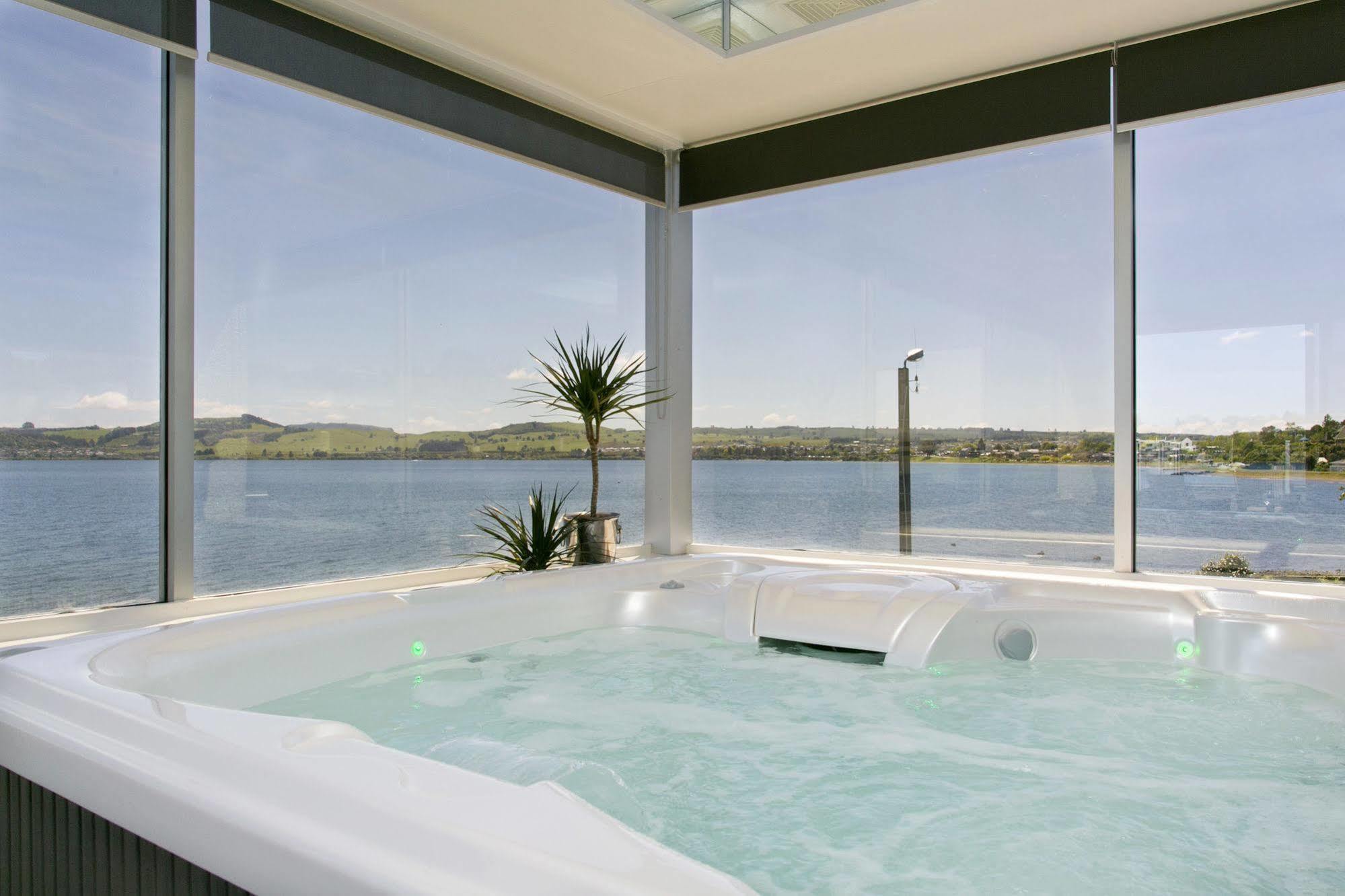 The Cove- On The Lake Lac Lac Taupo Extérieur photo